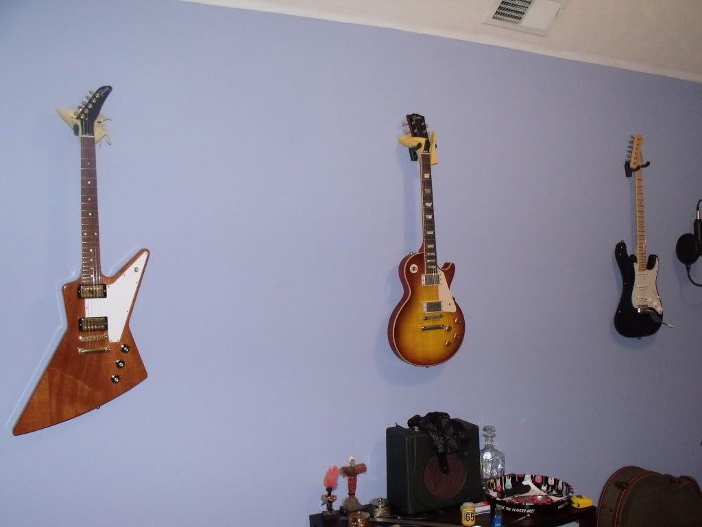 Guitars233.jpg