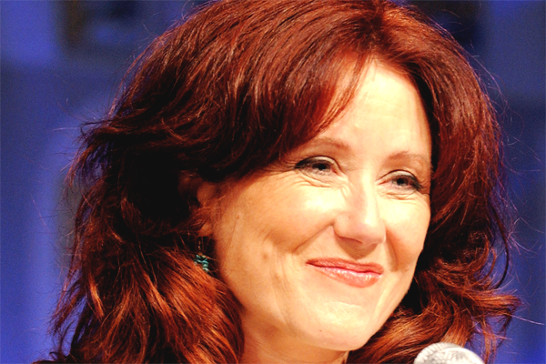 people Mary McDonnell