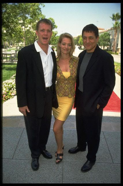 Bild; Quelle: http://i101.photobucket.com/albums/m49/Mareika_2006/RobbiJeryRB.jpg Bild; Quelle: http://i101.photobucket.com/albums/m49/Mareika_2006/RobbiJeryRB.jpg