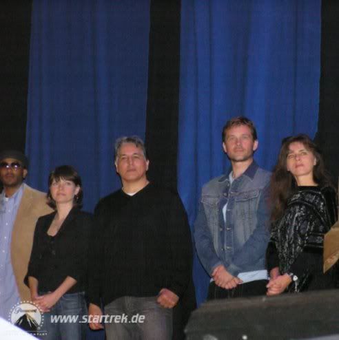 Bild; Quelle: http://i101.photobucket.com/albums/m49/Mareika_2006/closing2006E1jpg.jpg Bild; Quelle: http://i101.photobucket.com/albums/m49/Mareika_2006/closing2006E1jpg.jpg
