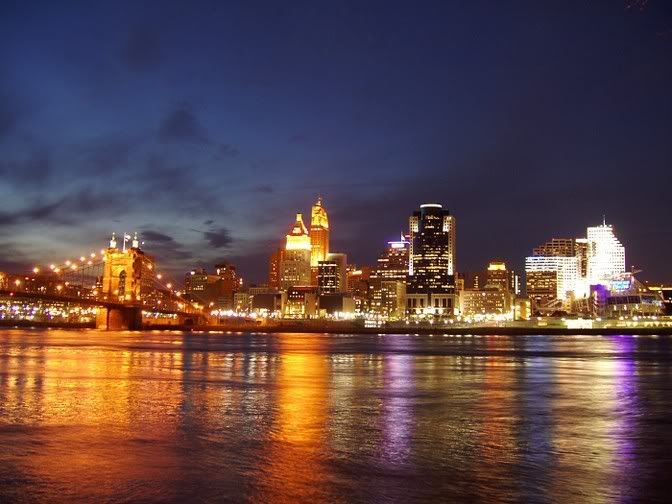 Cincinnati skyline at night