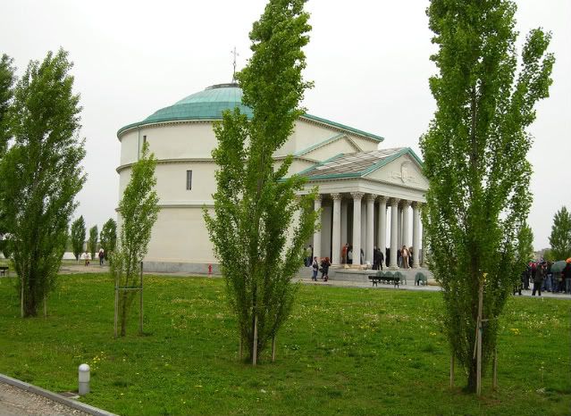 MausoleoBelaRosina.jpg