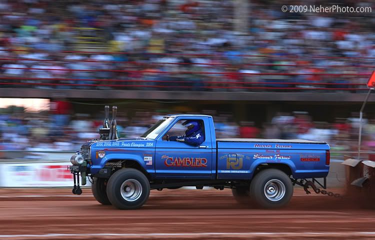IMAGE: http://i101.photobucket.com/albums/m50/comporangesvt2003/truck%20pull%202009/zIMG_1615copysm.jpg