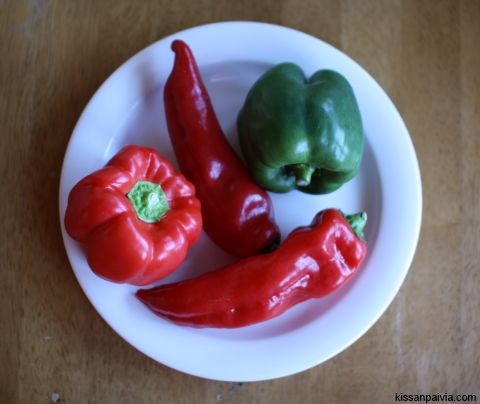 Vain keltainen puuttuu, se tuli jo käytettyä! Vain keltainen paprika puuttuu, se tuli jo käytettyä!