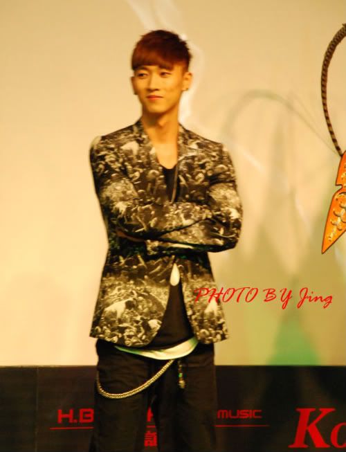 Jang WooHyuk leaving Korea for his comeback in Beijing - k