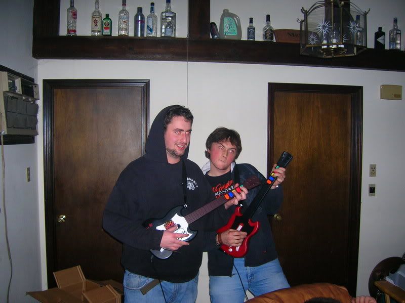 http://i101.photobucket.com/albums/m56/jaywonch/GUITARHERO.jpg