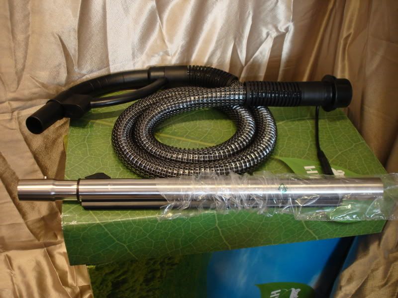 Hyla NST Super Deluxe Vacuum Cleaner Package w/Everything + Rainbow