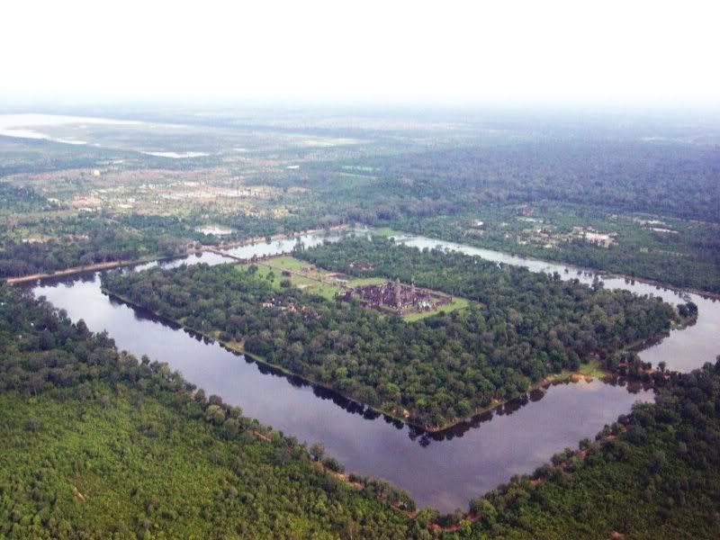 Angkor-Wat-from-the-air1.jpg