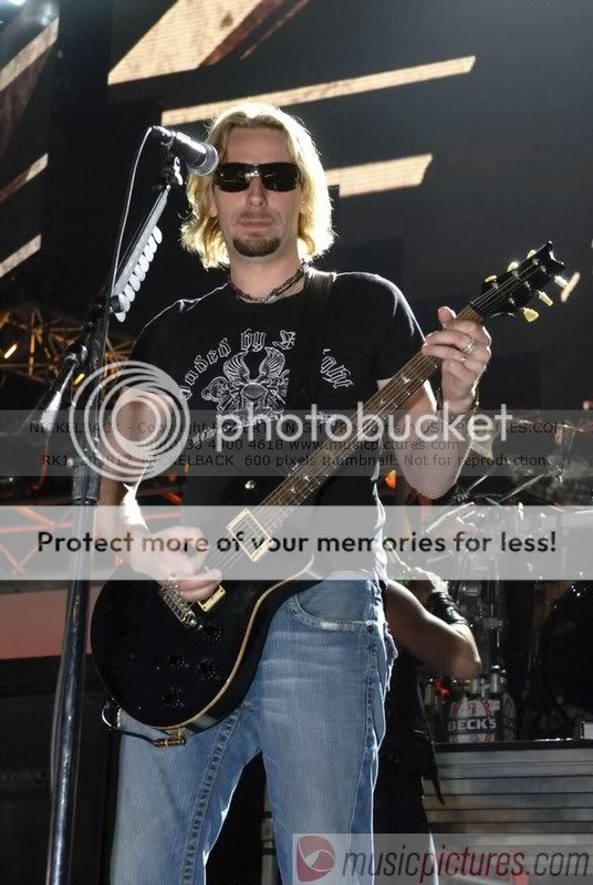 http://i101.photobucket.com/albums/m72/angel_0503/divers/RK1_204817_NICKELBACK_6.jpg